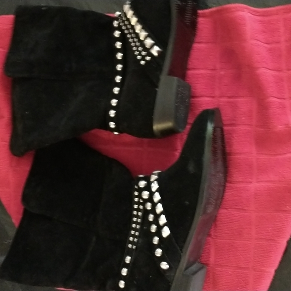 New Suede Look Short  Boot's! - Picture 2 of 9